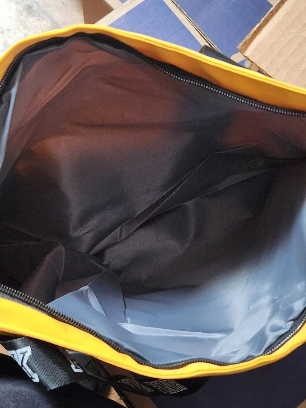 PINK Women's Large Nylon Tote Bag Yellow Black - NEW - Picture 4 of 4